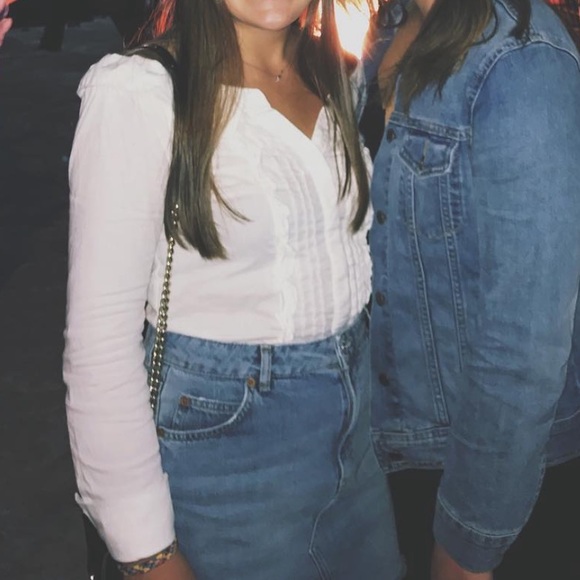 Socialite Ruffle Off The Shoulder Top - Picture 3 of 6